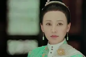 19岁与导演私奔，裸婚连生三胎，今为老公拍《小娘惹》图片