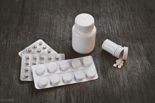 服用一瓶安眠药多久会死?（为何安眠药会致命天天吃安眠药究竟会不会影响到寿命）