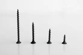 不小心踩到钉子了，该如何处理伤口？听从医生的忠告图片