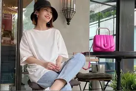 杨丞琳换新发型，利落短发配“老汉衫”时髦有型，结婚后衣品升级图片