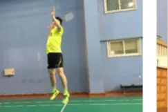羽毛球后场正手移动跳杀球技术图片