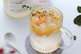 在家自制三重蜜桃气泡酒，香甜宜人，夏日最爱喝的饮品图片