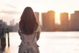 在黑夜来临之前图片