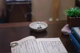 俗话说男人四十一枝花，女人四十是什么？为什么这么说？你觉得呢图片