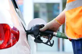 剩2天！加油站油价“六连涨”，春节前最后一次油价调整依然上调图片