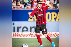 新晋德国国脚中卫科赫，弗莱堡后防线上的罗宾侠图片