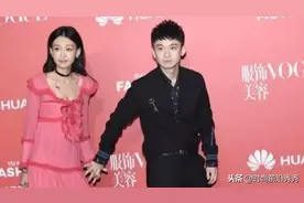 童颜夫妇恩爱现身，孙怡一身粉嫩穿搭少女感十足，董子健体贴陪伴图片