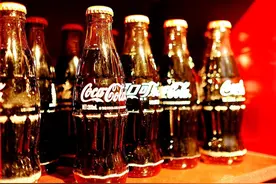 为什么玻璃瓶装的汽水比塑料包装的更好喝？是心理作用吗？图片