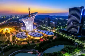 在武汉光谷上班的人，为什么不少人跑到鄂州葛店买房？图片
