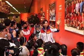“一步没耽误 步步走在正道上”初心永在的“小球员”——李珊图片