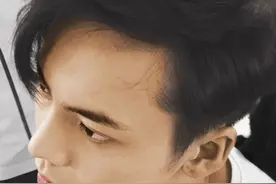 饱饱陈伟霆，等等是男神图片