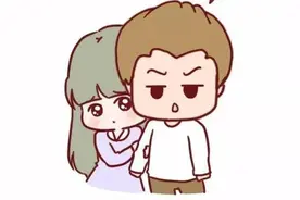 漫画：男人眼中女朋友和绿茶女的区别，看完后火冒三丈图片