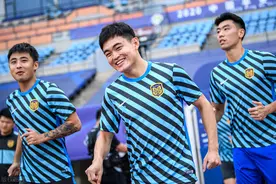 中超第六轮：江苏苏宁抵达赛场，特谢拉替补，四外援首发图片