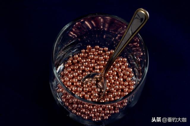 钓鱼人慎用，官宣“3秒中鱼”的珠珠饵，原来是款毒饵