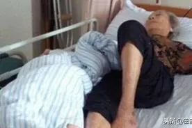 婆婆生病住院，儿媳顿顿泡面伺候，别人责备，她说跟婆婆学的图片