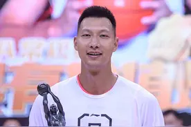 广东男篮110-88青岛国信，易建联有喜有悲，疑似右大腿拉伤图片