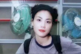 妹妹两婚两离两女儿，哥哥事业有成53岁未婚，王菲兄妹婚姻坎坷图片