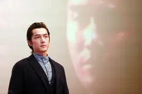 很多明星都是短暂的红过，可胡歌为什么能一直火？图片