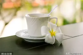 【夜听美文】愿人生，好友相伴，知己同行图片