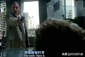 《越狱第一季》（完整超清）第一集：高级工程师抢劫银行只为入狱图片