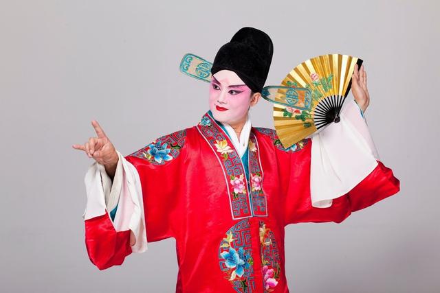 戏曲演员的基本功，“从头发丝到脚趾头"都要练，网友：吹牛