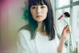 冬季必须掌握的吹发技巧，不伤发，让你吹出来的头发更加顺泽好看图片