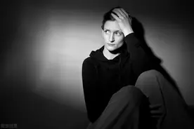 名著《罪与罚》告诉我们：面对这该死的生活，其实我们有权利选择图片