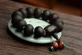 玩“手串”可健脑还能强肾，但有一点要注意图片