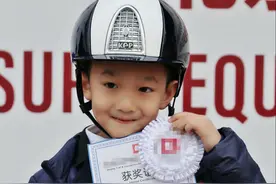 于谦二胎儿子罕曝光？大儿子曾半岁拜师郭德纲，网友：这是郭二宝图片