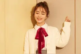 谭松韵有30了？挑战00后JK制服，本以为不合适，哪知很少女图片