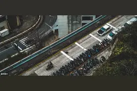 成年人自杀性死亡：杀死他们的不是别人，而是说着最爱他们的人图片