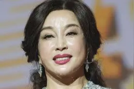 她是本山大叔梦中情人，现在62岁仍很典雅图片