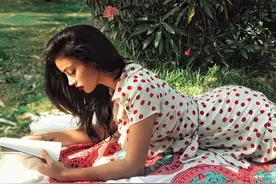 玛丽苏剧情女主！美到被比伯“人肉搜索”，保姆逆袭成ins女神图片