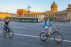 俄罗斯最美的街道，汇聚昔日首都的城市精华，堪称圣彼得堡的缩影图片
