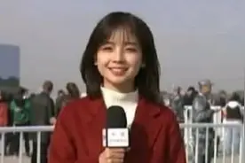 甜妹记者王冰冰被说跟风，郎朗老婆吉娜腰细被疑取肋骨，喷子真酸图片