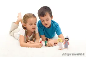 当孩子对别人说：“这是我的玩具”时，父母怎么做才是正确的？图片