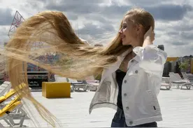 现实版的长发公主乌克兰女子蓄发超两米图片