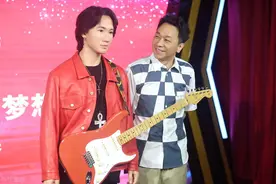 黄家驹为何要创作《光辉岁月》图片