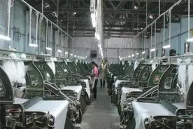 织造厂打工妹晒12月工资：每天上班12小时，整月加班无休图片