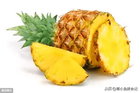 教你做好吃的菠萝饭，色泽金黄，酸甜可口，小朋友们可喜欢吃了图片
