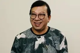 “猪肉佬”杨能有多被看重？周星驰家庭聚会也带他 成龙等他3小时图片