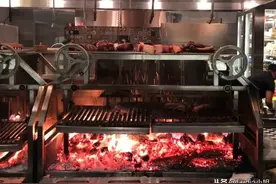 拉斯维加斯：沙哈拉酒店的扒房，使用“反向烧焦”做法烤牛排图片