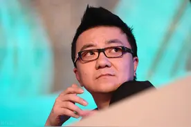 恒大25岁国脚“跪式停球”引发热议，董路四字大赞：非常高级图片