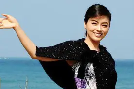 歌唱家陈思思：爸爸不幸离世，我陪妈妈战胜抑郁症图片