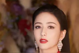 超美！她第一次做春晚主持人，的确惊艳了很多观众图片