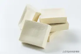 入秋后多吃豆腐，教你和鸡蛋新做法，不碎不粘锅，入味好吃比肉香图片