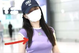 金靖因太丰满翻车！穿小码内衣像穿束胸衣，勒出副乳还变平板身材图片