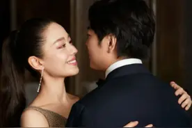 郎朗吉娜合体拍片 两人甜蜜依偎看对方眼神超宠溺图片