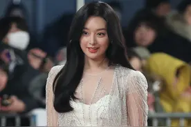 金智媛 一袭长裙秀出好身材 真是美人不自知图片