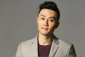 “最帅反派”章贺：与影后闪婚，幸福恩爱至今图片